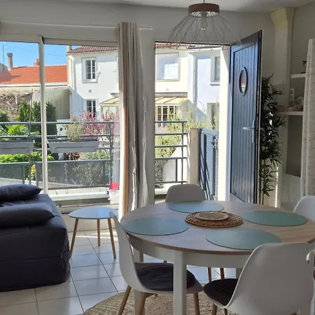 Lumineux Parking Privé Terrasse 2 Vélos La Rochelle (Charente-Maritime)