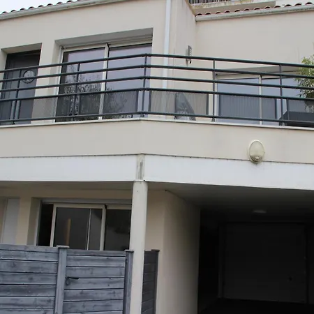 Lumineux Parking Prive Terrasse 2 Velos * La Rochelle (Charente-Maritime)