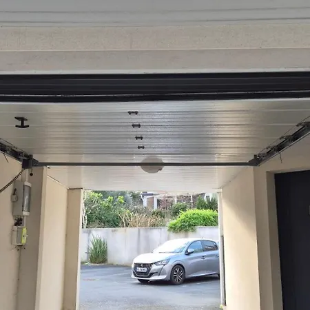 Hyper Centre,Terrasse,Parking Prive,3 Velos A Disposition شقة لا روشيل